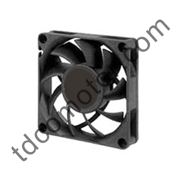 Axiálny ventilátor DC 70x70x15 YZ-7015D Guľkové ložisko s puzdrom