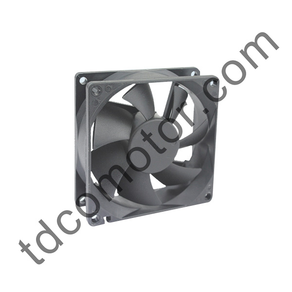 EC Axiálny ventilátor 92x92x25 YZ-9225